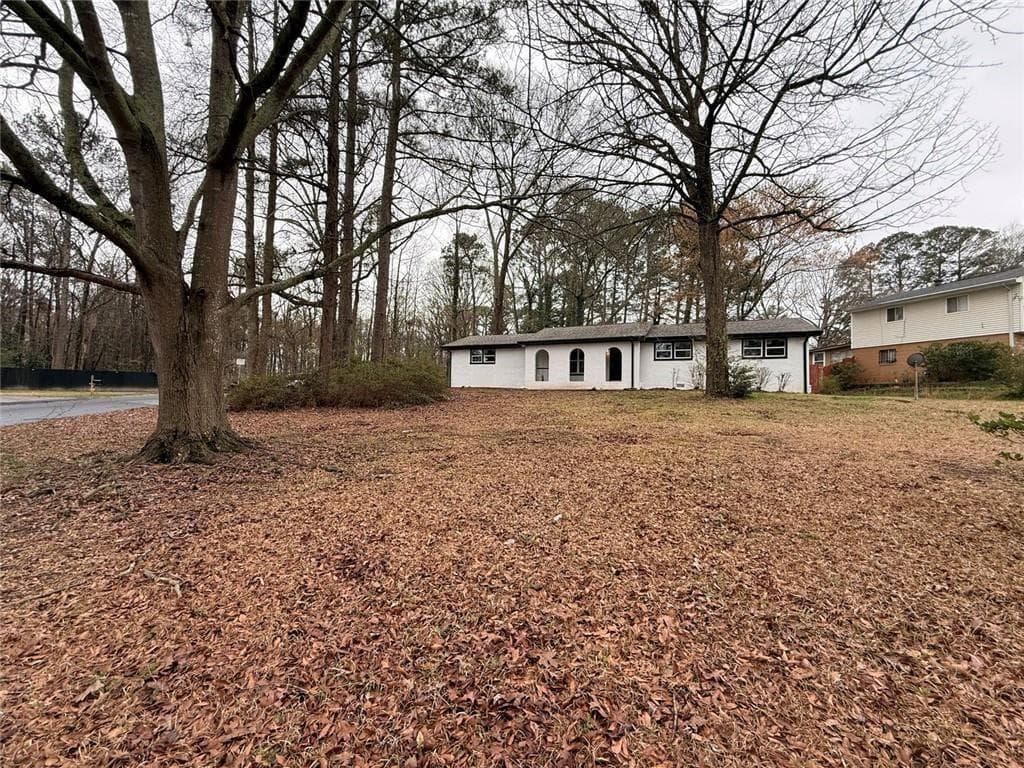 3 bedroom, 2 bathroom single family residence for rent at 1055 Pinecrest Drive, Forest Park, GA 30297 for $2,100 a month — photo 3
