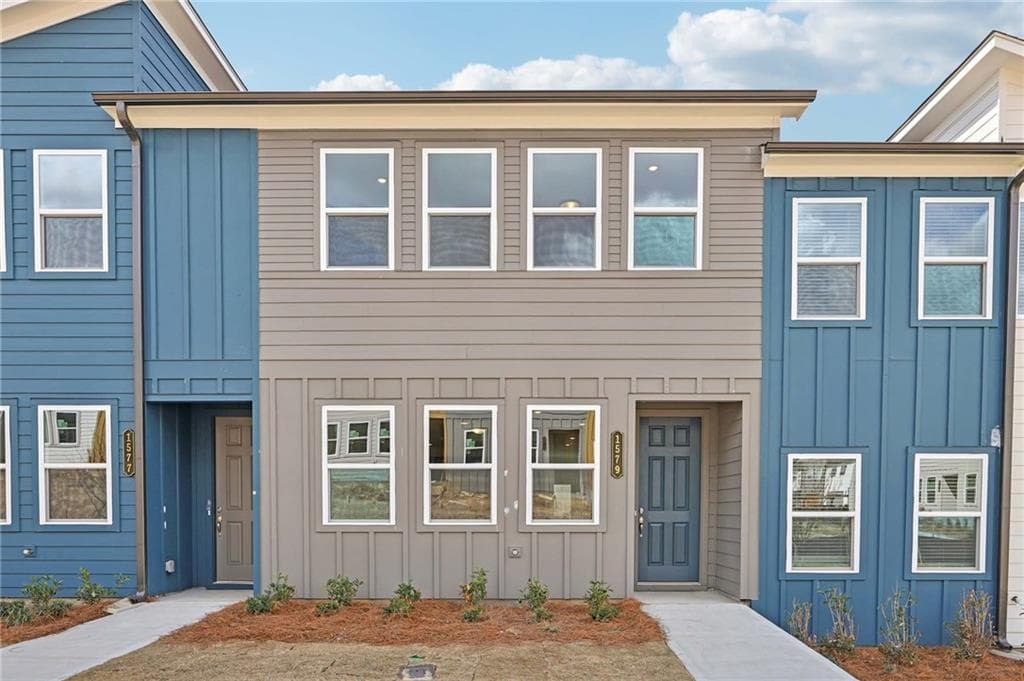 3 bedroom, 3 bathroom, 1,507 sq ft townhouse sold at 1579 Driggs Drive, Atlanta, GA 30318