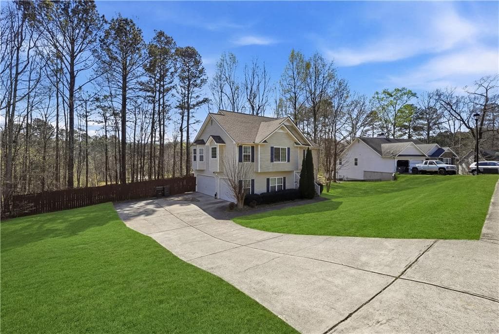 4 bedroom, 3 bathroom, 2,467 sq ft single family residence for sale at 172 Polo Crossing, Hiram, GA 30141 — photo 3