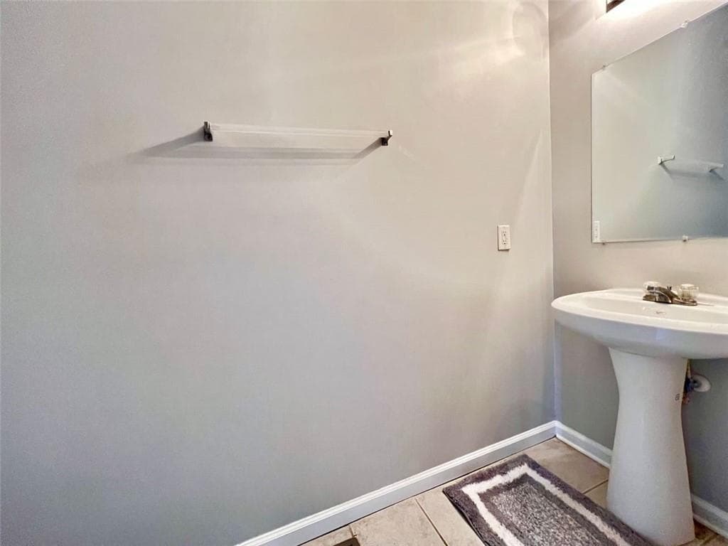 4 bedroom, 3 bathroom, 2,175 sq ft single family residence under contract at 903 MILTON Circle, Loganville, GA 30052 — photo 5