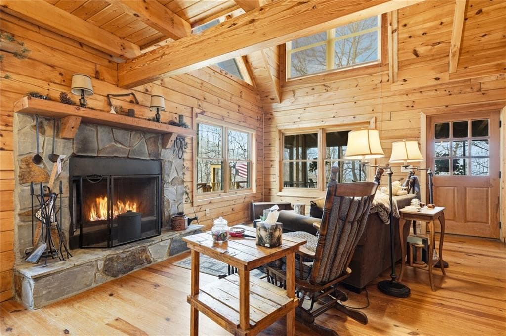 3 bedroom, 2 bathroom, 1,296 sq ft single family residence for sale at 947 Skyview Drive, Ellijay, GA 30536 — photo 4
