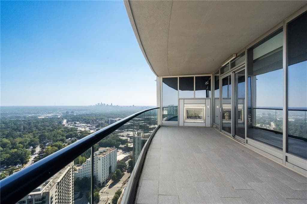 2 bedroom, 2 bathroom, 2,471 sq ft condominium for sale at 3344 Peachtree Road 3703, Atlanta, GA 30326 — photo 5
