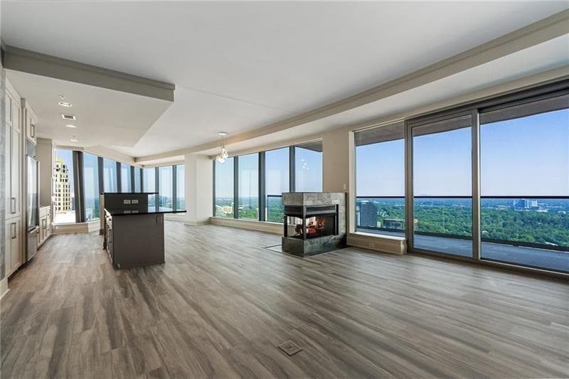 2 bedroom, 2 bathroom, 2,471 sq ft condominium for sale at 3344 Peachtree Road 3703, Atlanta, GA 30326 — photo 7