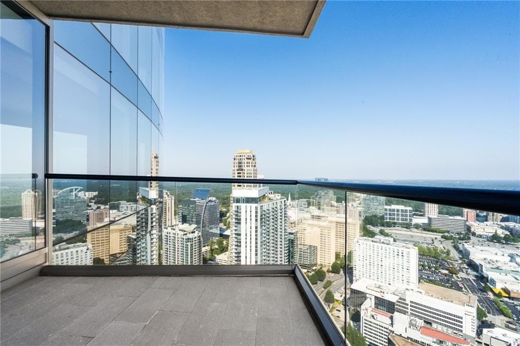 2 bedroom, 2 bathroom, 2,471 sq ft condominium for sale at 3344 Peachtree Road 3703, Atlanta, GA 30326 — photo 10