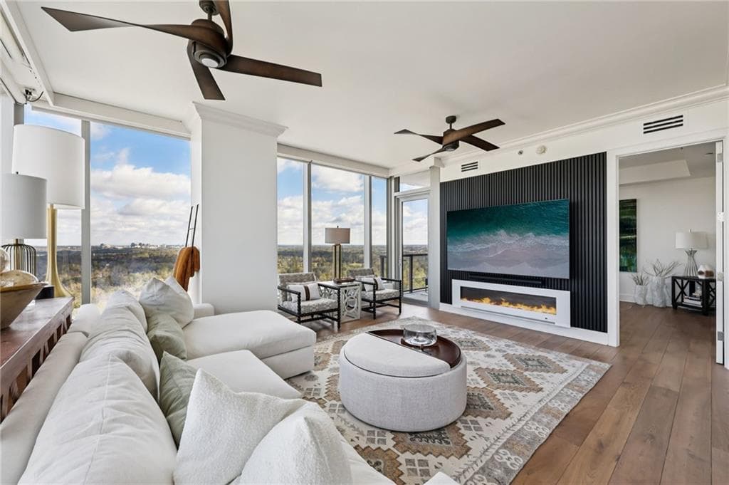 2 bedroom, 3 bathroom, 1,638 sq ft condominium for sale at 3630 Peachtree Road 2307, Atlanta, GA 30326 — photo 2