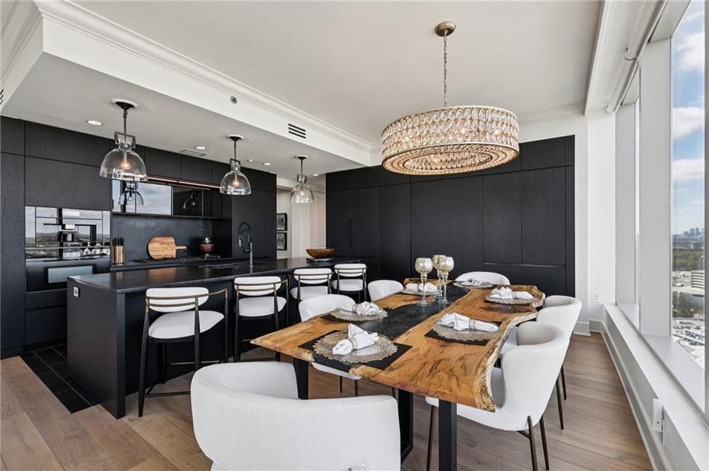 2 bedroom, 3 bathroom, 1,638 sq ft condominium for sale at 3630 Peachtree Road 2307, Atlanta, GA 30326 — photo 5