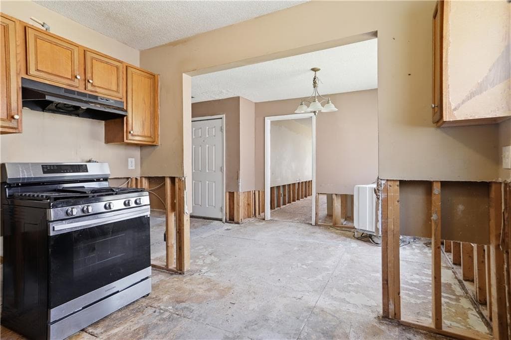 3 bedroom, 2 bathroom, 1,599 sq ft single family residence for sale at 627 Sandys Lane, Atlanta, GA 30354 — photo 8