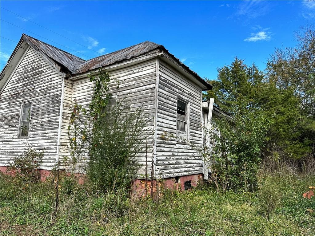 2 bedroom, 1 bathroom single family residence for sale at 62 Washington Drive, Forsyth, GA 31029 — photo 4