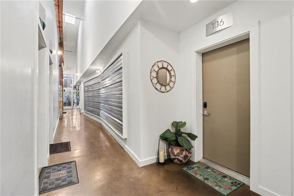 1 bedroom, 2 bathroom, 905 sq ft condominium for sale at 964 Dekalb Avenue 106, Atlanta, GA 30307 — photo 5