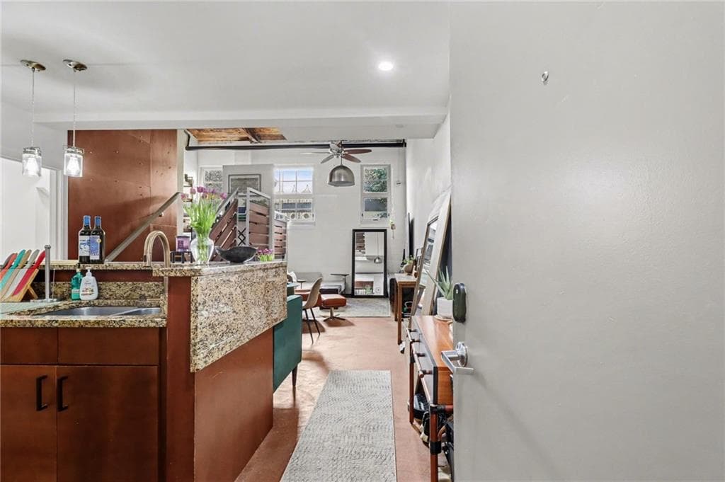 1 bedroom, 2 bathroom, 905 sq ft condominium for sale at 964 Dekalb Avenue 106, Atlanta, GA 30307 — photo 6