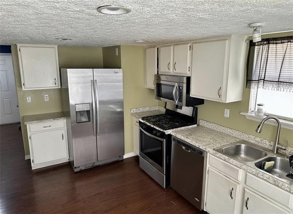 3 bedroom, 3 bathroom, 1,469 sq ft single family residence under contract at 2070 Harrison Ridge Court, Lawrenceville, GA 30044 — photo 6