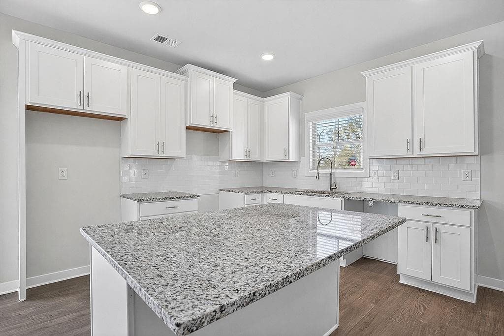 1 bedroom, 1 bathroom, 830 sq ft single family residence for sale at 200 Maddux Street, Fayetteville, GA 30214 — photo 7