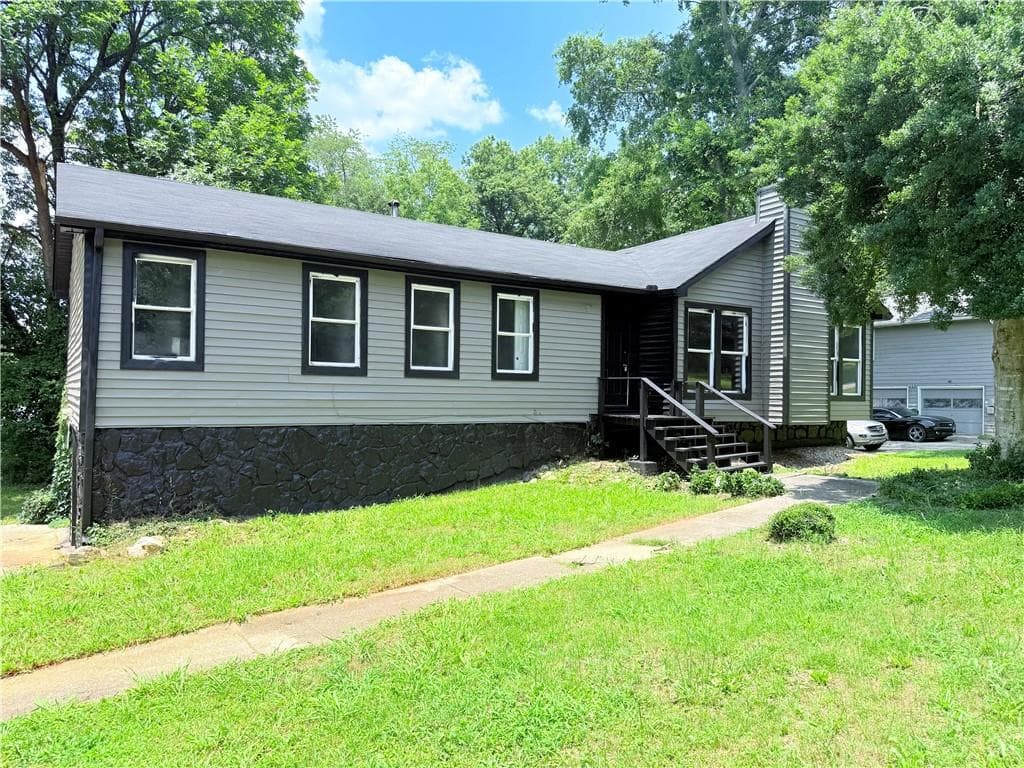 4 bedroom, 2 bathroom, 1,654 sq ft single family residence for sale at 1088 Nimblewood Way, Stone Mountain, GA 30088