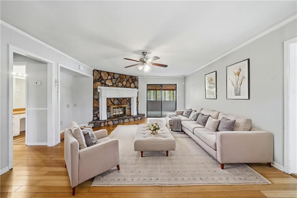 3 bedroom, 2 bathroom, 1,852 sq ft single family residence for sale at 2937 Pebble Lane, Snellville, GA 30078 — photo 2