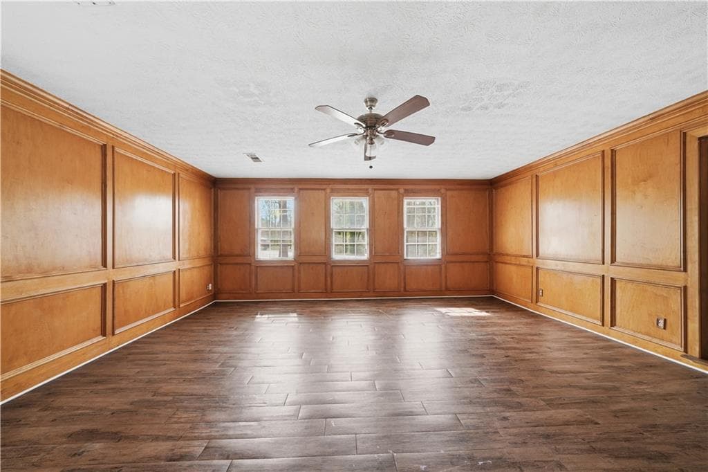 3 bedroom, 2 bathroom, 1,852 sq ft single family residence for sale at 2937 Pebble Lane, Snellville, GA 30078 — photo 8