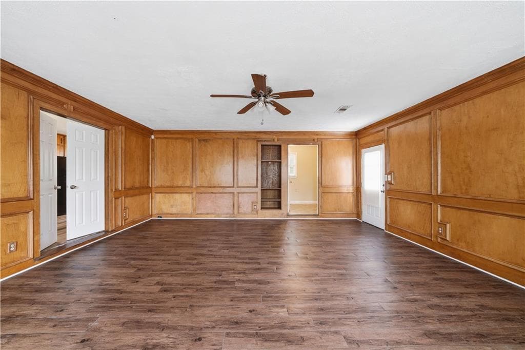 3 bedroom, 2 bathroom, 1,852 sq ft single family residence for sale at 2937 Pebble Lane, Snellville, GA 30078 — photo 9
