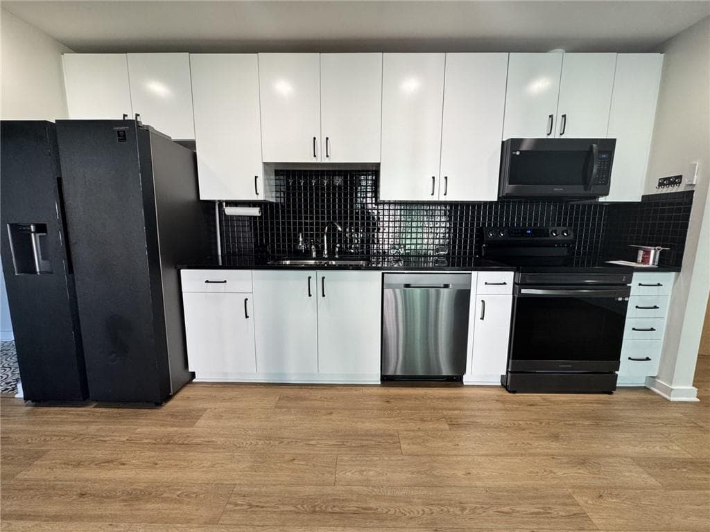 1 bedroom, 1 bathroom, 827 sq ft condominium for sale at 250 Pharr Road 601, Atlanta, GA 30305 — photo 5