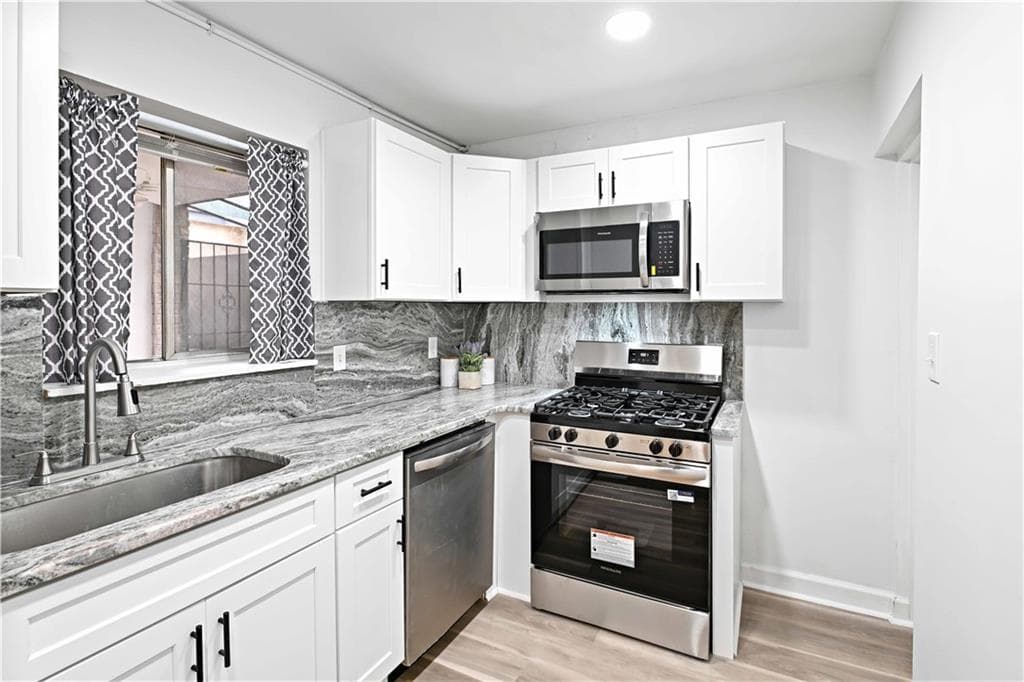 2 bedroom, 2 bathroom, 1,166 sq ft condominium for rent at 4300 Roswell Road 34, Atlanta, GA 30342 for $1,800 a month — photo 4