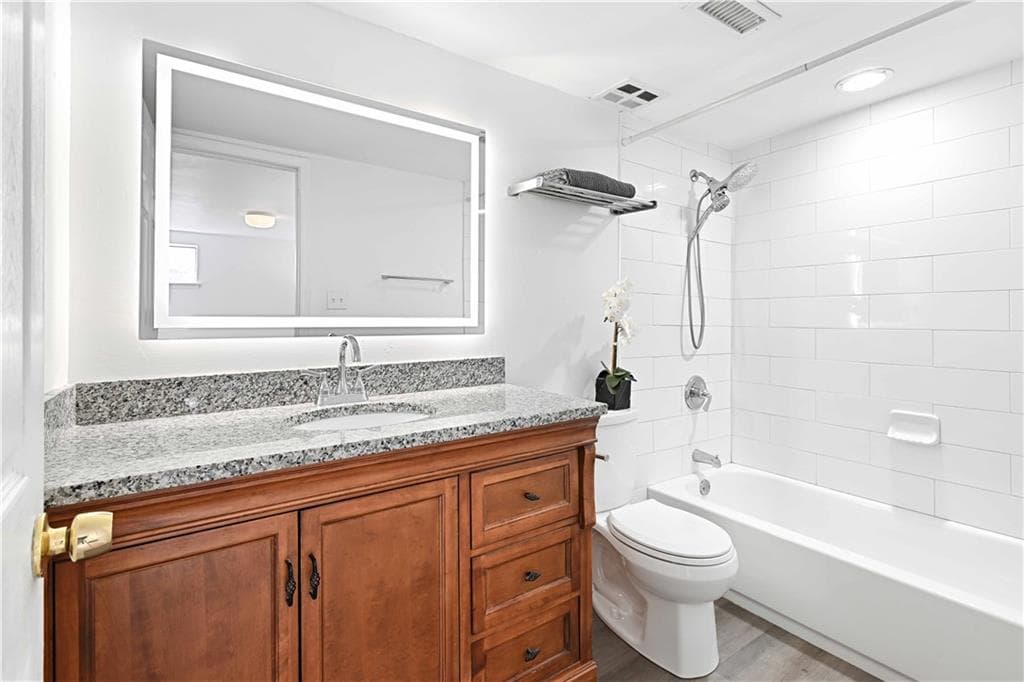 2 bedroom, 2 bathroom, 1,166 sq ft condominium for rent at 4300 Roswell Road 34, Atlanta, GA 30342 for $1,800 a month — photo 7