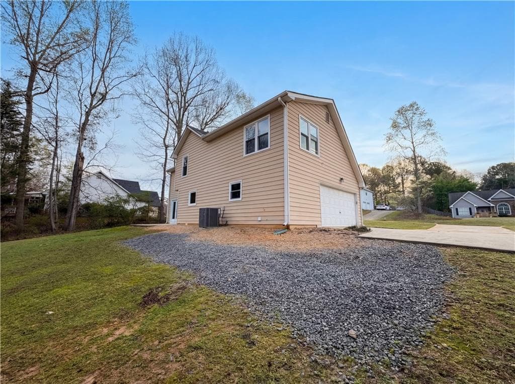 4 bedroom, 3 bathroom, 2,234 sq ft single family residence for sale at 1965 Deer Creek Trail, Buford, GA 30519 — photo 7
