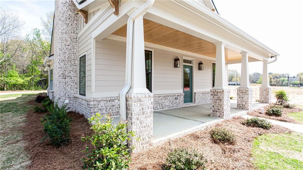 4 bedroom, 3 bathroom, 2,500 sq ft single family residence for sale at 2044 Bennett Road, Grayson, GA 30017 — photo 5