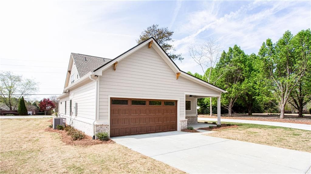 4 bedroom, 3 bathroom, 2,500 sq ft single family residence for sale at 2044 Bennett Road, Grayson, GA 30017 — photo 7