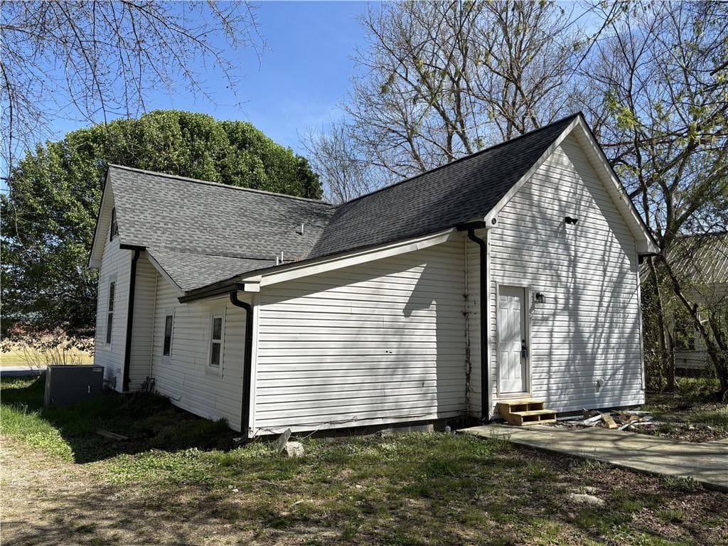 3 bedroom, 2 bathroom, 1,770 sq ft single family residence under contract at 361 Atlanta Highway, Rockmart, GA 30153 — photo 2