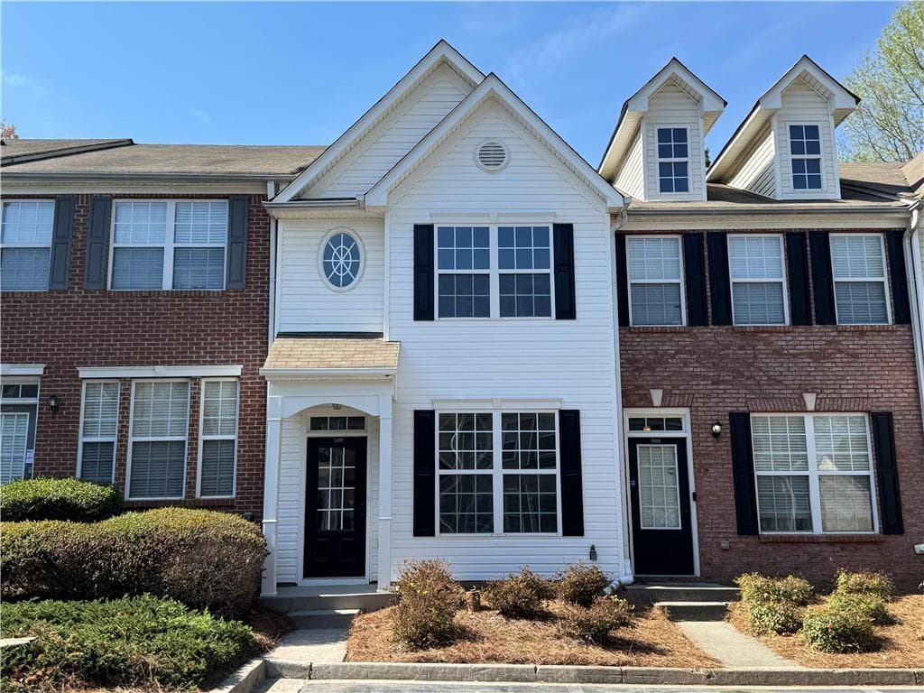 2 bedroom, 3 bathroom townhouse sold at 1207 Penhurst Way, Lawrenceville, GA 30043