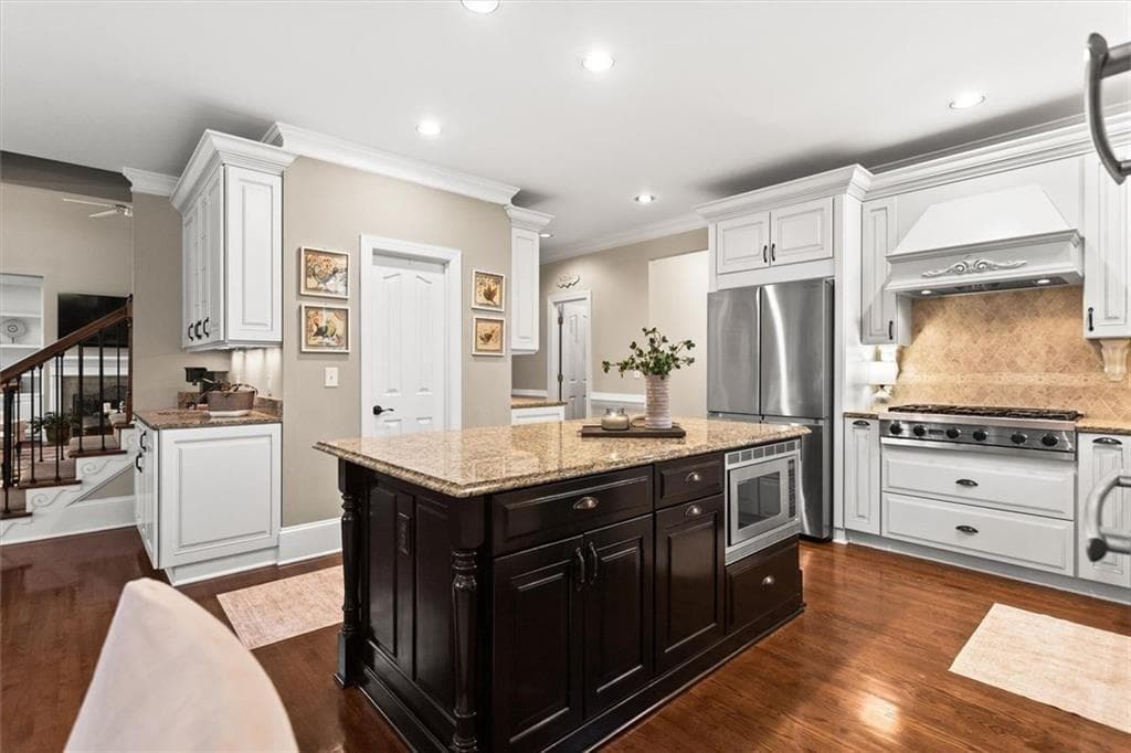 5 bedroom, 5 bathroom, 6,830 sq ft single family residence under contract at 1326 Annapolis Way, Grayson, GA 30017 — photo 5