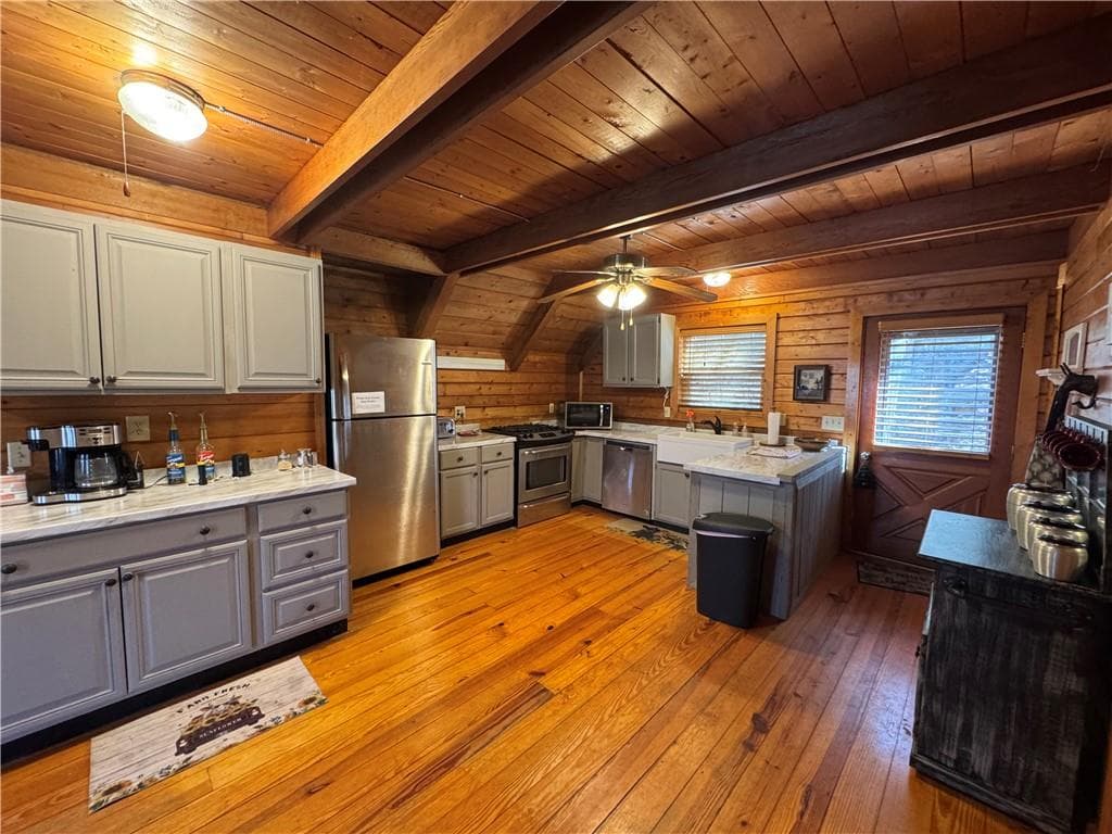 3 bedroom, 1 bathroom, 1,308 sq ft single family residence under contract at 137 Blue Spruce Drive, Blairsville, GA 30512 — photo 6