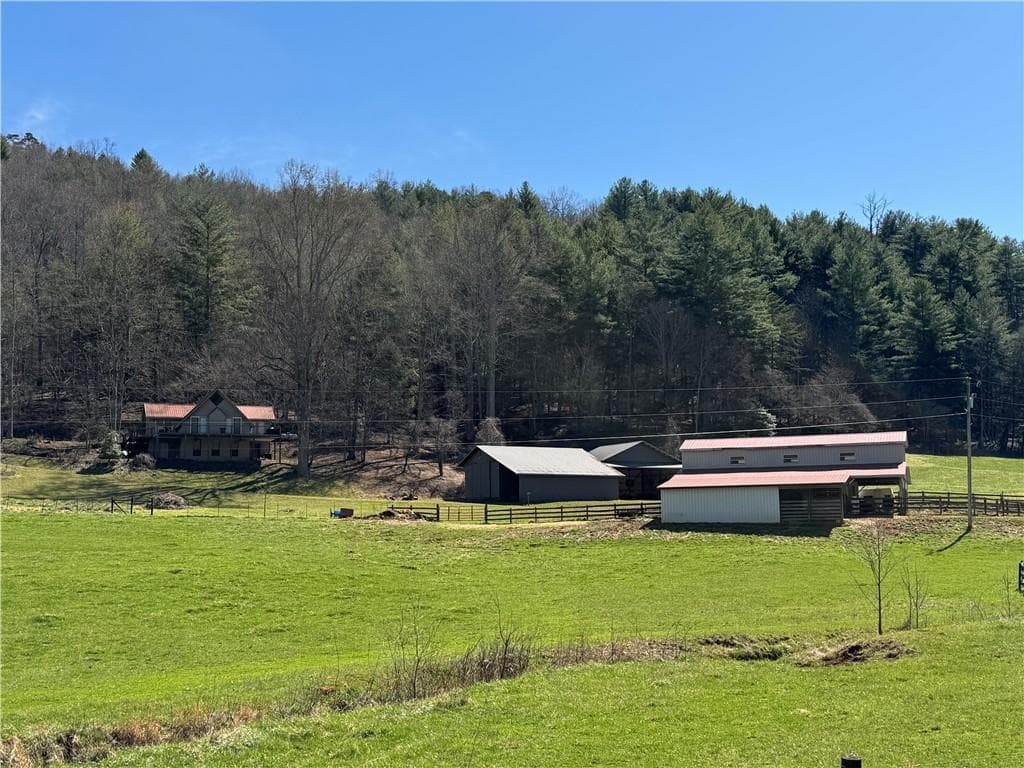 3 bedroom, 1 bathroom, 1,308 sq ft single family residence under contract at 137 Blue Spruce Drive, Blairsville, GA 30512
