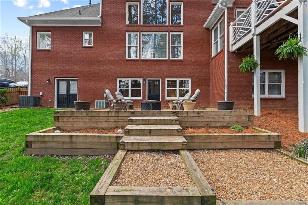 5 bedroom, 5 bathroom, 6,830 sq ft single family residence under contract at 1326 Annapolis Way, Grayson, GA 30017 — photo 3