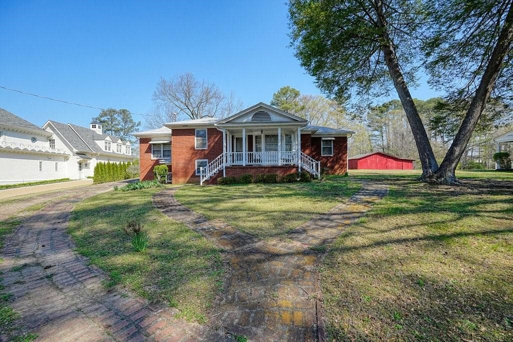 3 bedroom, 2 bathroom, 1,465 sq ft single family residence for sale at 112 Barnesdale Terrace, Woodstock, GA 30188