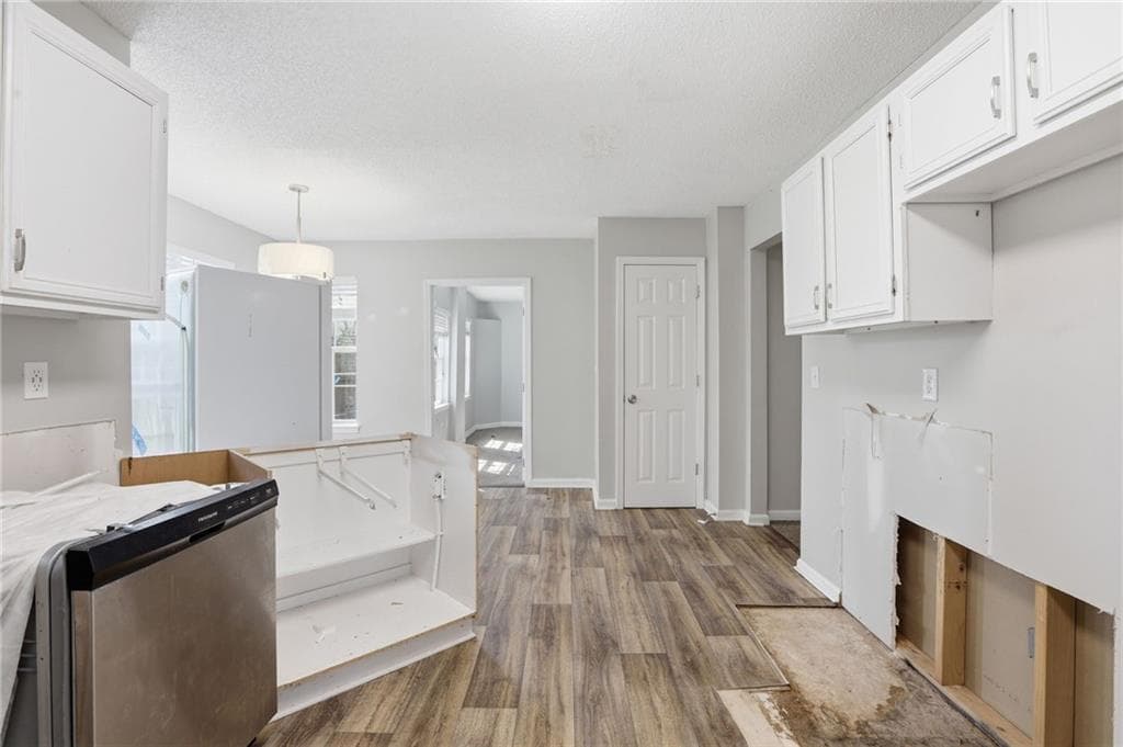 3 bedroom, 3 bathroom, 1,863 sq ft single family residence for sale at 1404 Chapel Hill Lane, Marietta, GA 30008 — photo 7