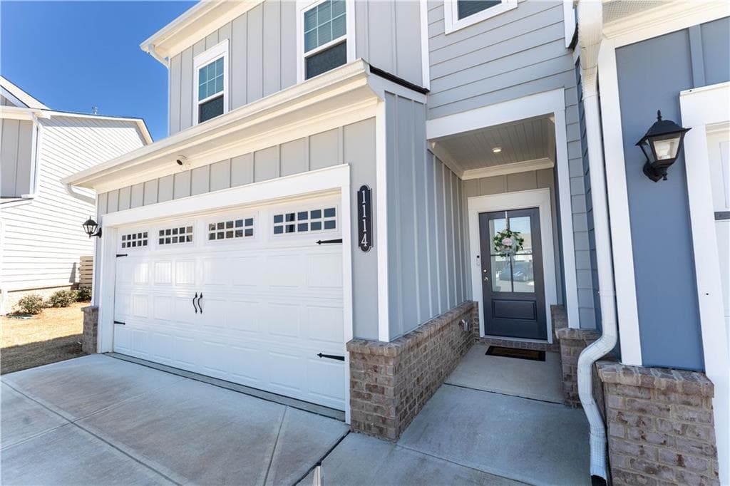 3 bedroom, 3 bathroom, 1,874 sq ft townhouse for sale at 1114 Chastain Drive, Sugar Hill, GA 30518 — photo 3