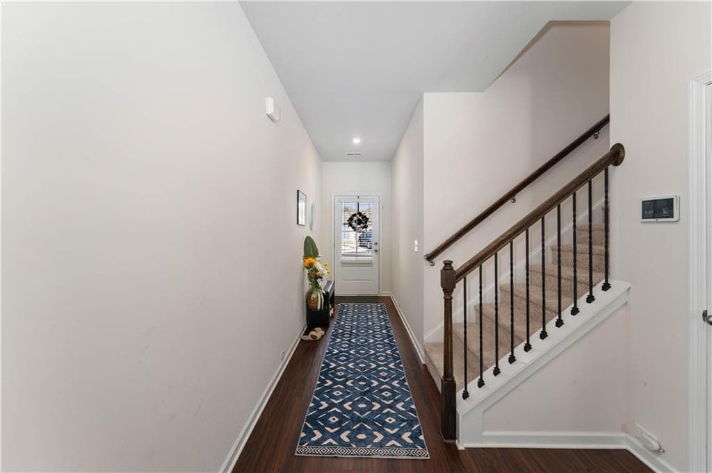 3 bedroom, 3 bathroom, 1,874 sq ft townhouse for sale at 1114 Chastain Drive, Sugar Hill, GA 30518 — photo 5