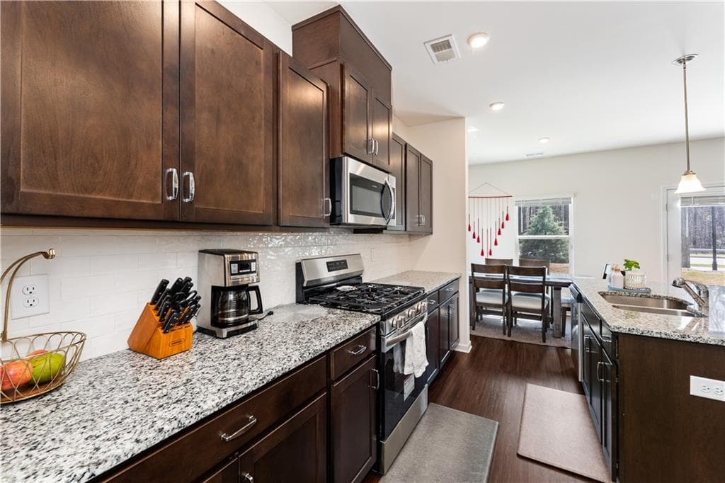 3 bedroom, 3 bathroom, 1,874 sq ft townhouse for sale at 1114 Chastain Drive, Sugar Hill, GA 30518 — photo 10