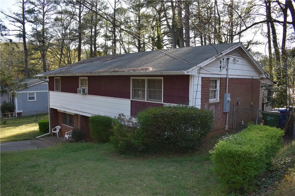 4 bedroom, 2 bathroom, 1,075 sq ft single family residence for sale at 3197 Pennington Circle, Atlanta, GA 30354 — photo 2
