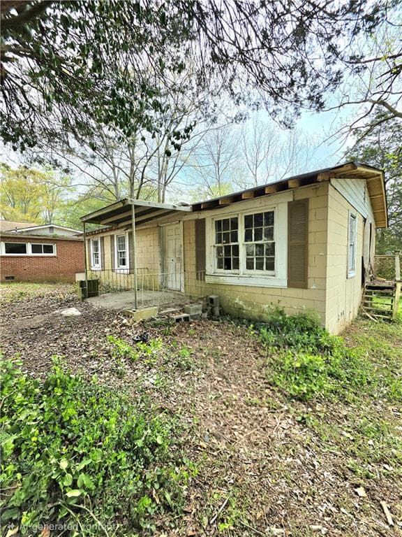 4 bedroom, 1 bathroom, 1,120 sq ft single family residence under contract at 7074 Hammond Way, Lithonia, GA 30058 — photo 3