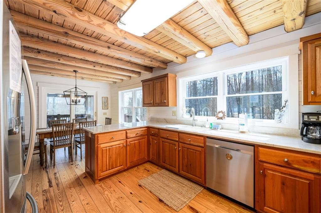 3 bedroom, 4 bathroom, 2,880 sq ft single family residence for sale at 91 Whispering Lake Way, Blue Ridge, GA 30513 — photo 10