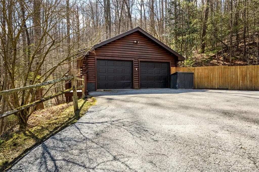 3 bedroom, 4 bathroom, 2,880 sq ft single family residence for sale at 91 Whispering Lake Way, Blue Ridge, GA 30513 — photo 6