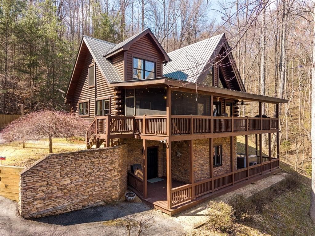 3 bedroom, 4 bathroom, 2,880 sq ft single family residence for sale at 91 Whispering Lake Way, Blue Ridge, GA 30513