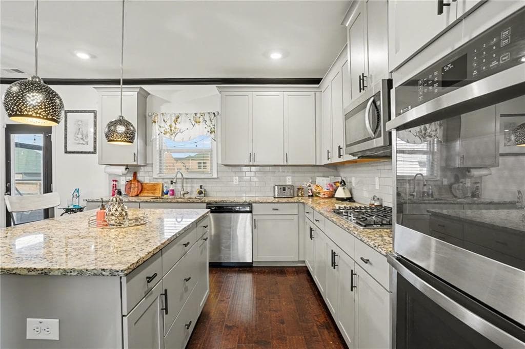 5 bedroom, 4 bathroom, 3,704 sq ft single family residence for sale at 110 Canal Street, Hampton, GA 30228 — photo 5