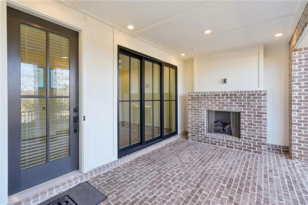 3 bedroom, 3 bathroom, 2,201 sq ft townhouse for sale at 114 IveyBrooke Lane 62, Alpharetta, GA 30009 — photo 3