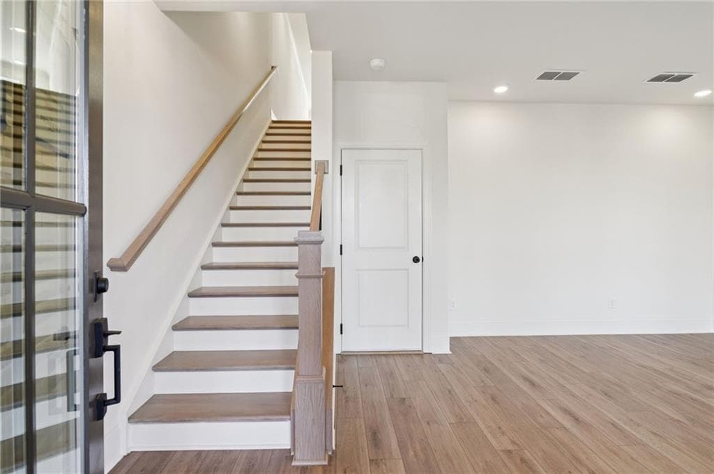 3 bedroom, 3 bathroom, 2,201 sq ft townhouse for sale at 114 IveyBrooke Lane 62, Alpharetta, GA 30009 — photo 5