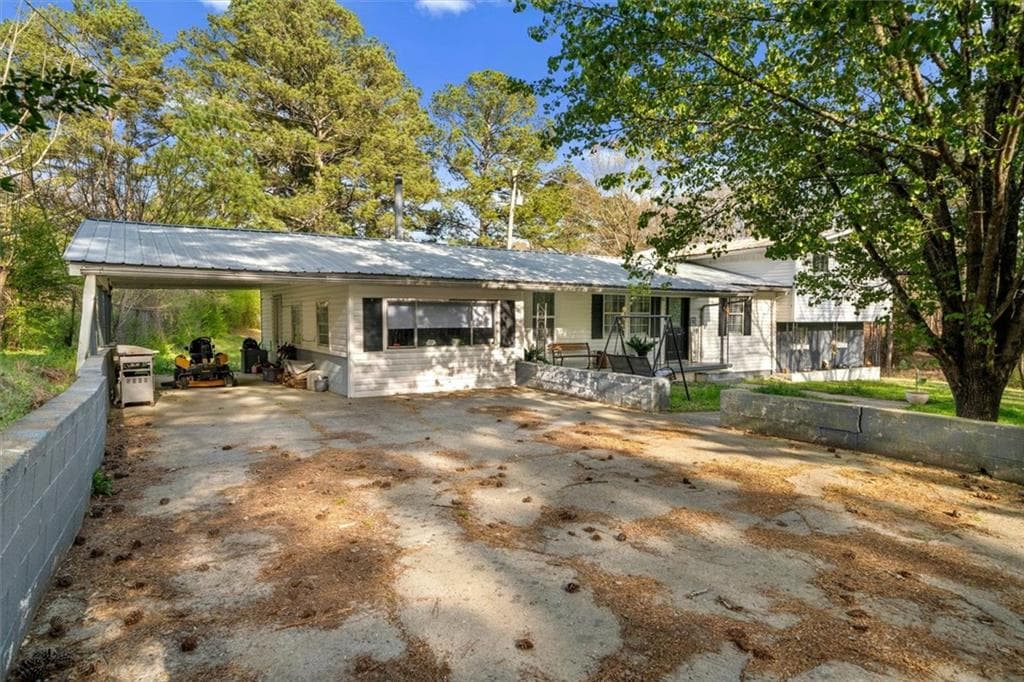 4 bedroom, 2 bathroom, 2,452 sq ft single family residence for sale at 554 Bethel Church Road, Dalton, GA 30721 — photo 3