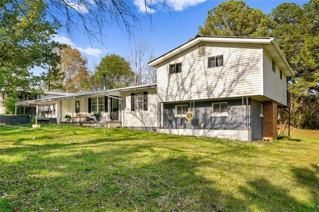 4 bedroom, 2 bathroom, 2,452 sq ft single family residence for sale at 554 Bethel Church Road, Dalton, GA 30721 — photo 2