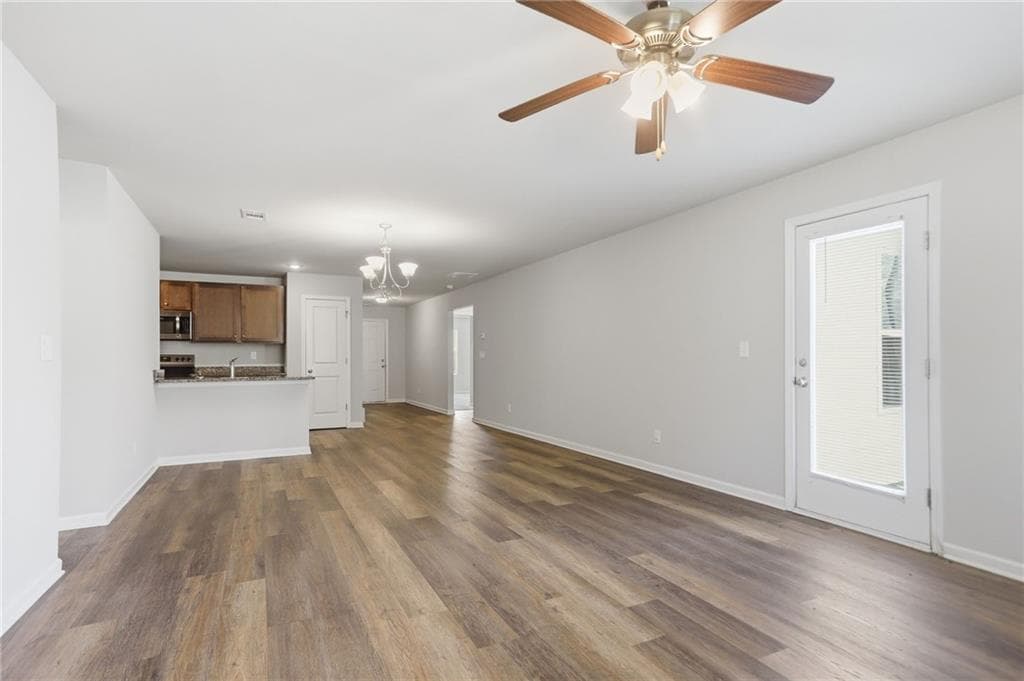 4 bedroom, 3 bathroom, 1,632 sq ft single family residence under contract at 133 W Lexington Avenue, Griffin, GA 30223 — photo 9