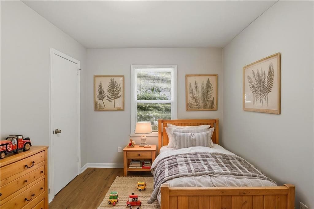3 bedroom, 2 bathroom, 1,104 sq ft single family residence under contract at 1650 Bridgeport Drive, Atlanta, GA 30318 — photo 5