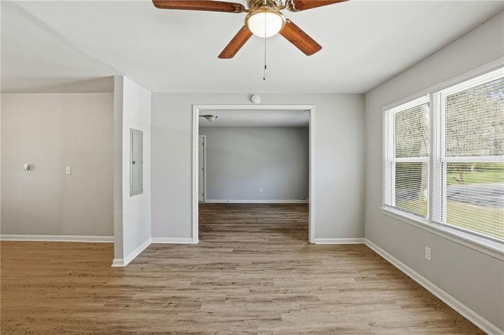 3 bedroom, 2 bathroom, 1,104 sq ft single family residence under contract at 1650 Bridgeport Drive, Atlanta, GA 30318 — photo 7